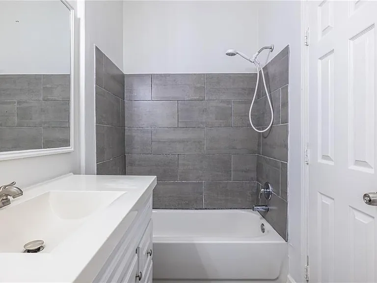 1146 Ira St SW — Photo 14