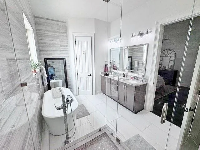 4133 Iberville St — Photo 28