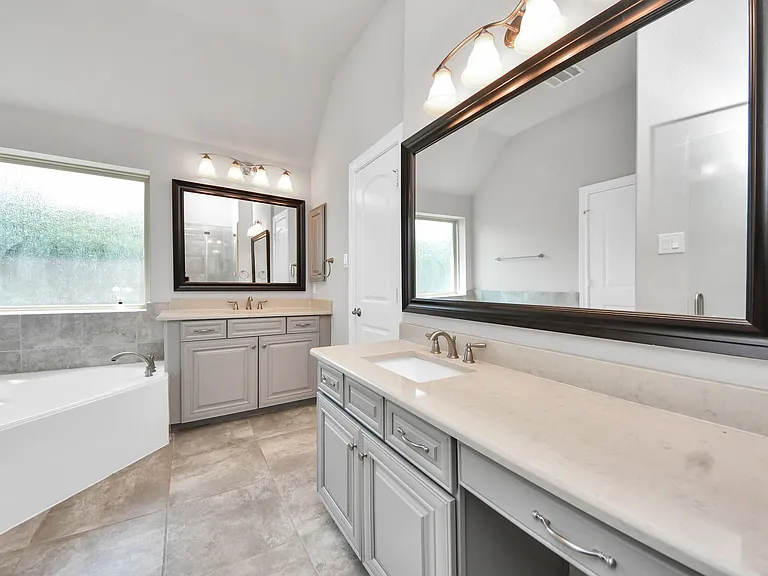 6243 Garden Lakes Ln — Photo 15