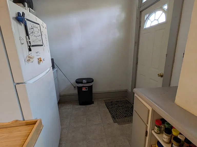 2430 Indianola Ave — Photo 15