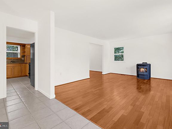 4th image of 685 207th St