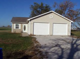 310 N 8th St, Sheldon, MO 64784
