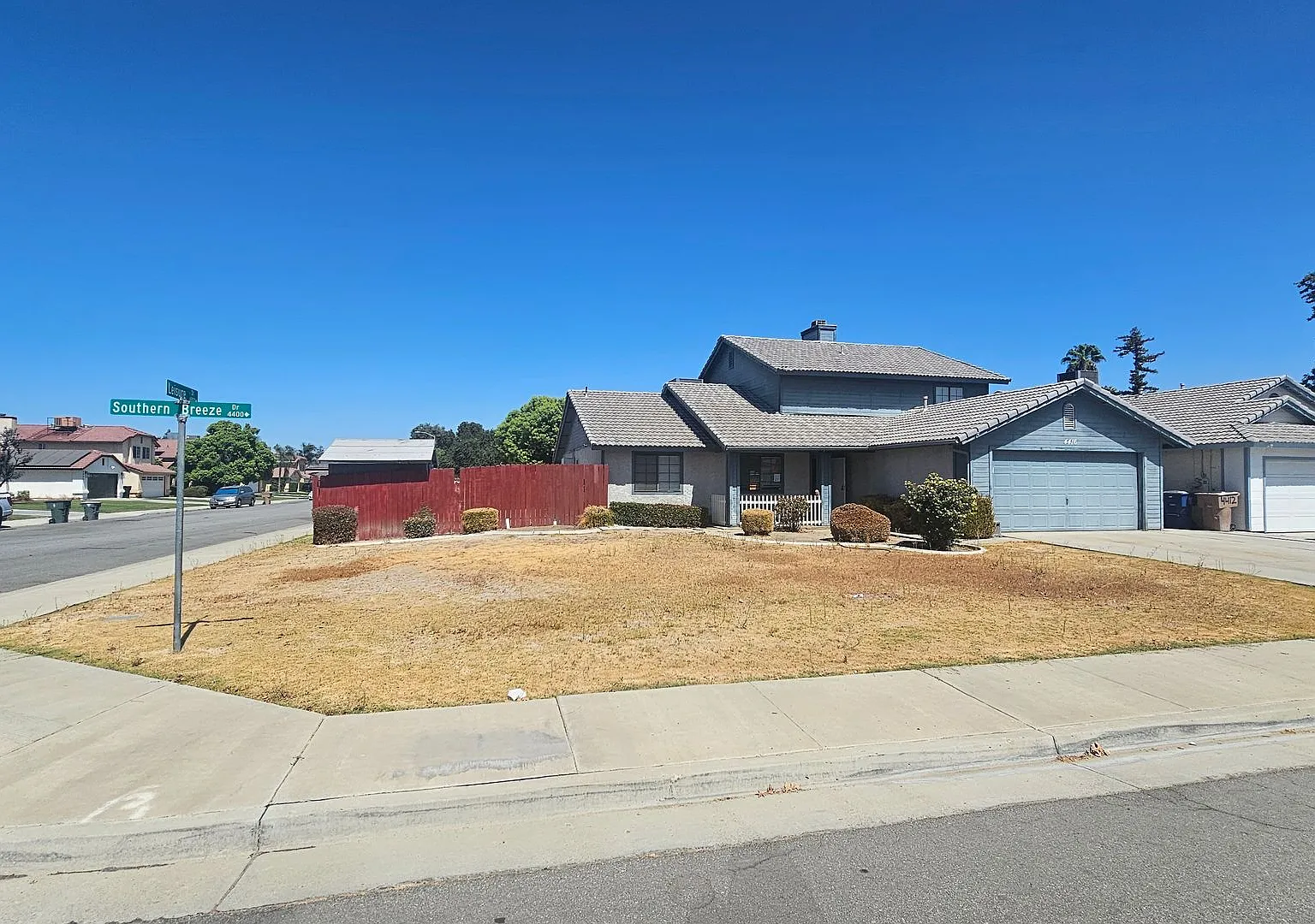 Spacious 3-Bedroom + Bonus Room Home In Southwest Bakersfield — Photo 1