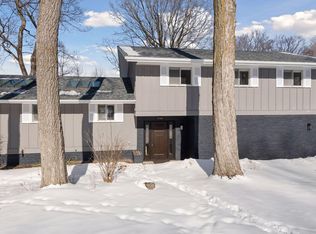 17100 Hampton Ct, Minnetonka, MN 55345