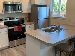 1455 NW 8th St APT 1, Bend, OR 97701