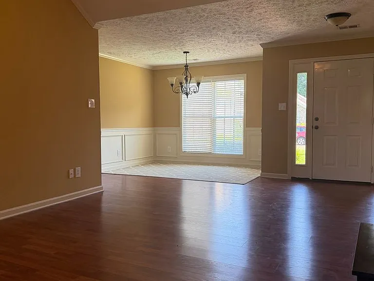 73 Bellwood Cv — Photo 3