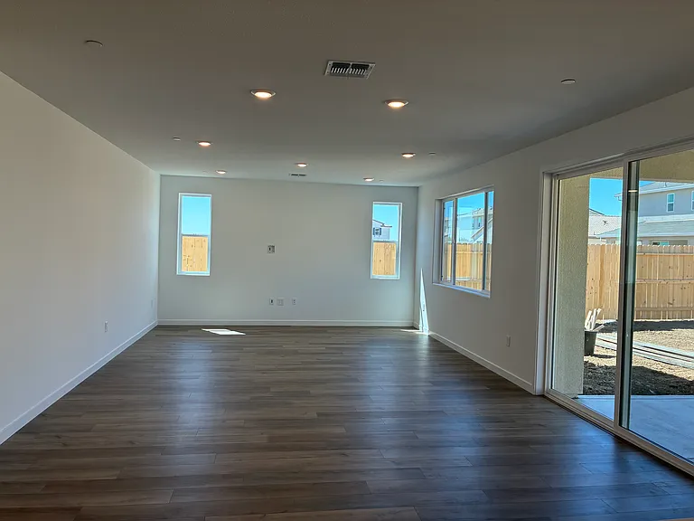 8133 Arrowfield Way — Photo 2