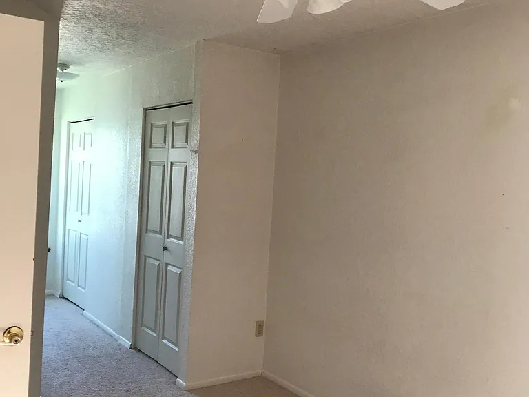 1084 E Navajo St — Photo 20
