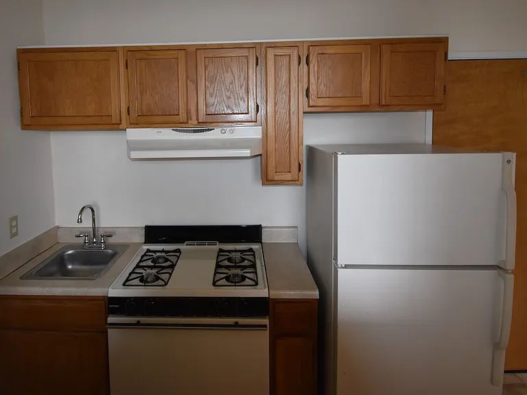 Fallview Apartments — Photo 9