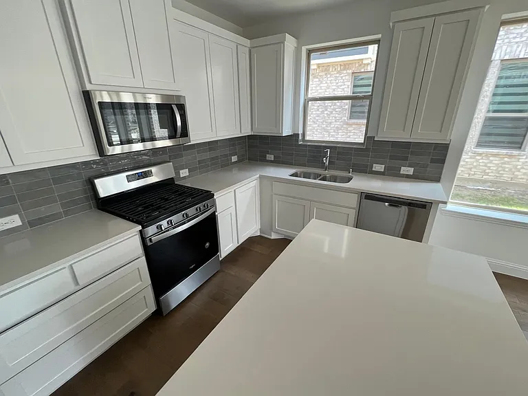 4536 Cypress Thorn Dr — Photo 7