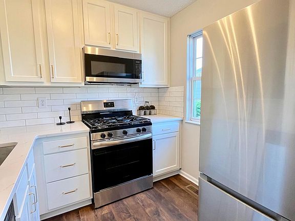 5th image of 755 Parkbluff Way