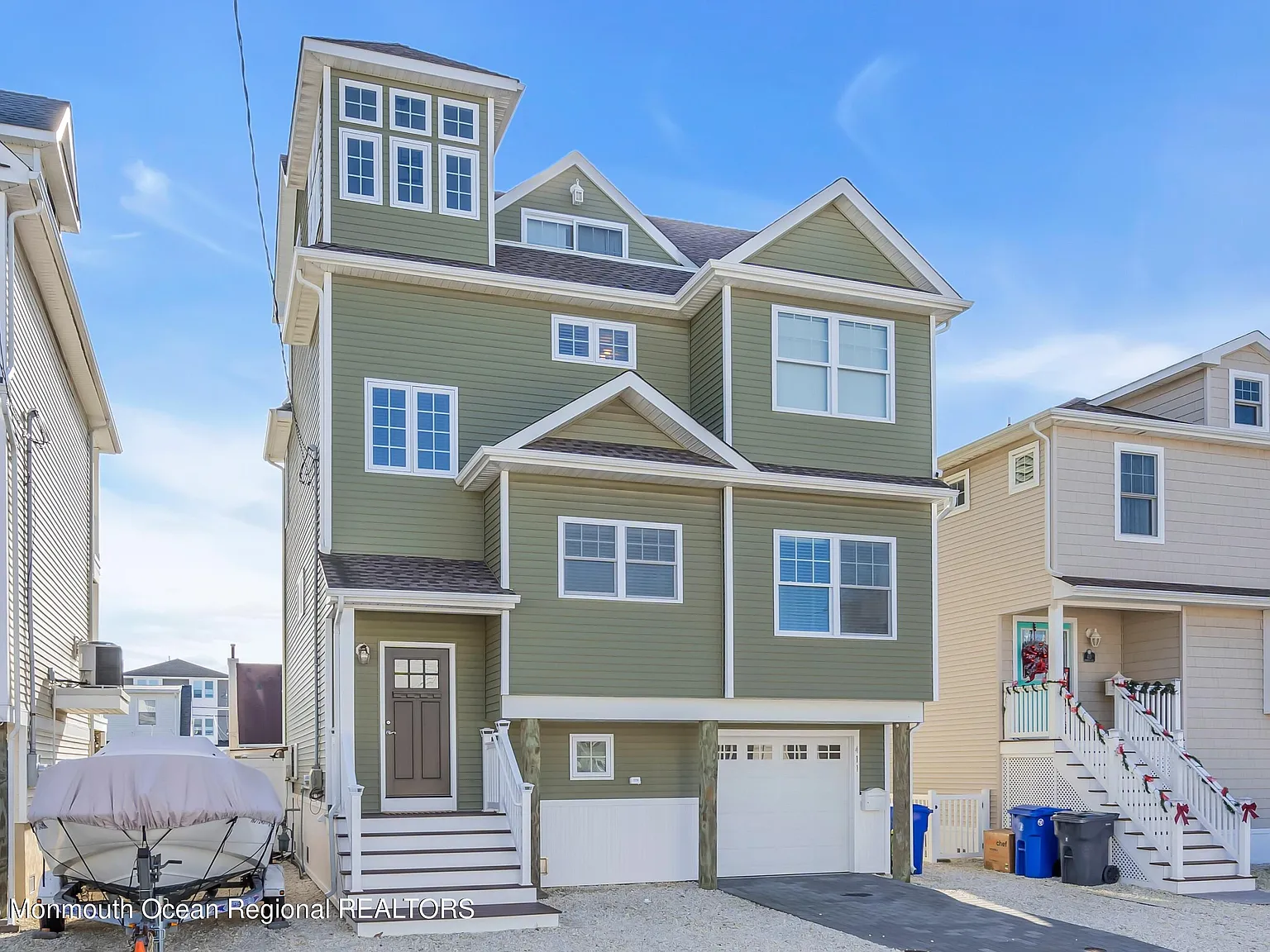 4 bed, 2376 sqft, $6,000 — Photo 3