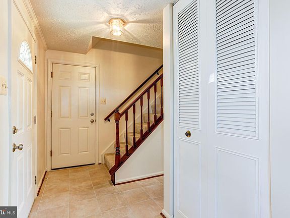 2nd image of 211 Chimney Oak Dr