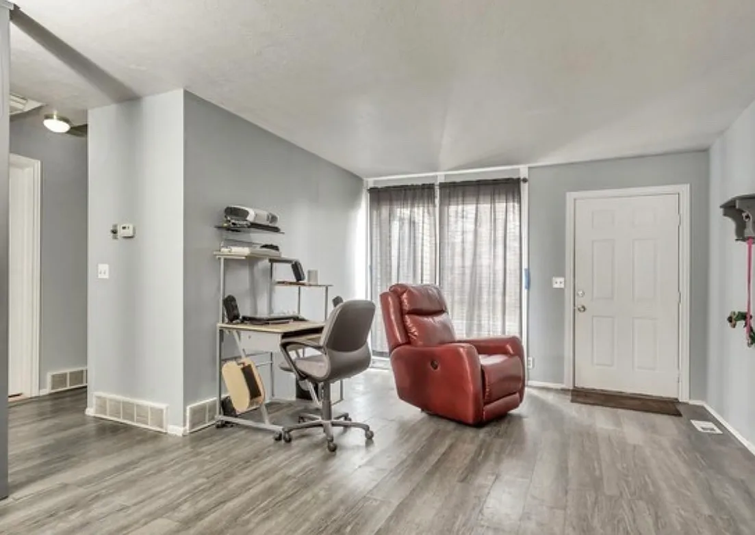5 bed, $2,900 — Photo 3