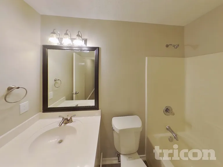 12212 Rolling Ridge Dr — Photo 2