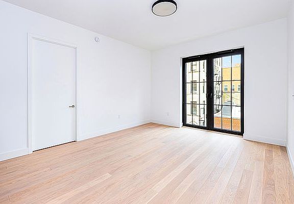 4th image of 148 Attorney St #3