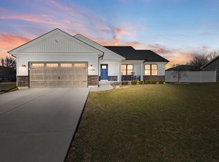 1059 Hummingbird Ln, Peotone, IL 60468