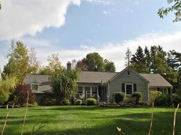 4211 Eliot Rd, Erie, PA 16508