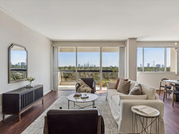 49 Briar Hollow Ln Unit 1004, Houston, TX 77027