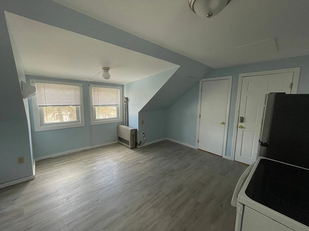 Building Photo - 221 Calef Rd #3