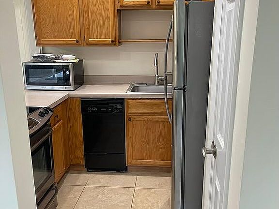 4th image of 1526 Lafayette Dr APT A