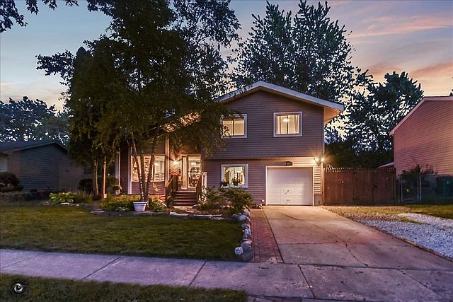 1st image of 7817 W Laurel Dr