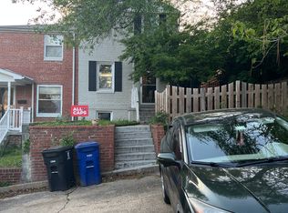 3721 S Four Mile Run Dr, Arlington, VA 22206