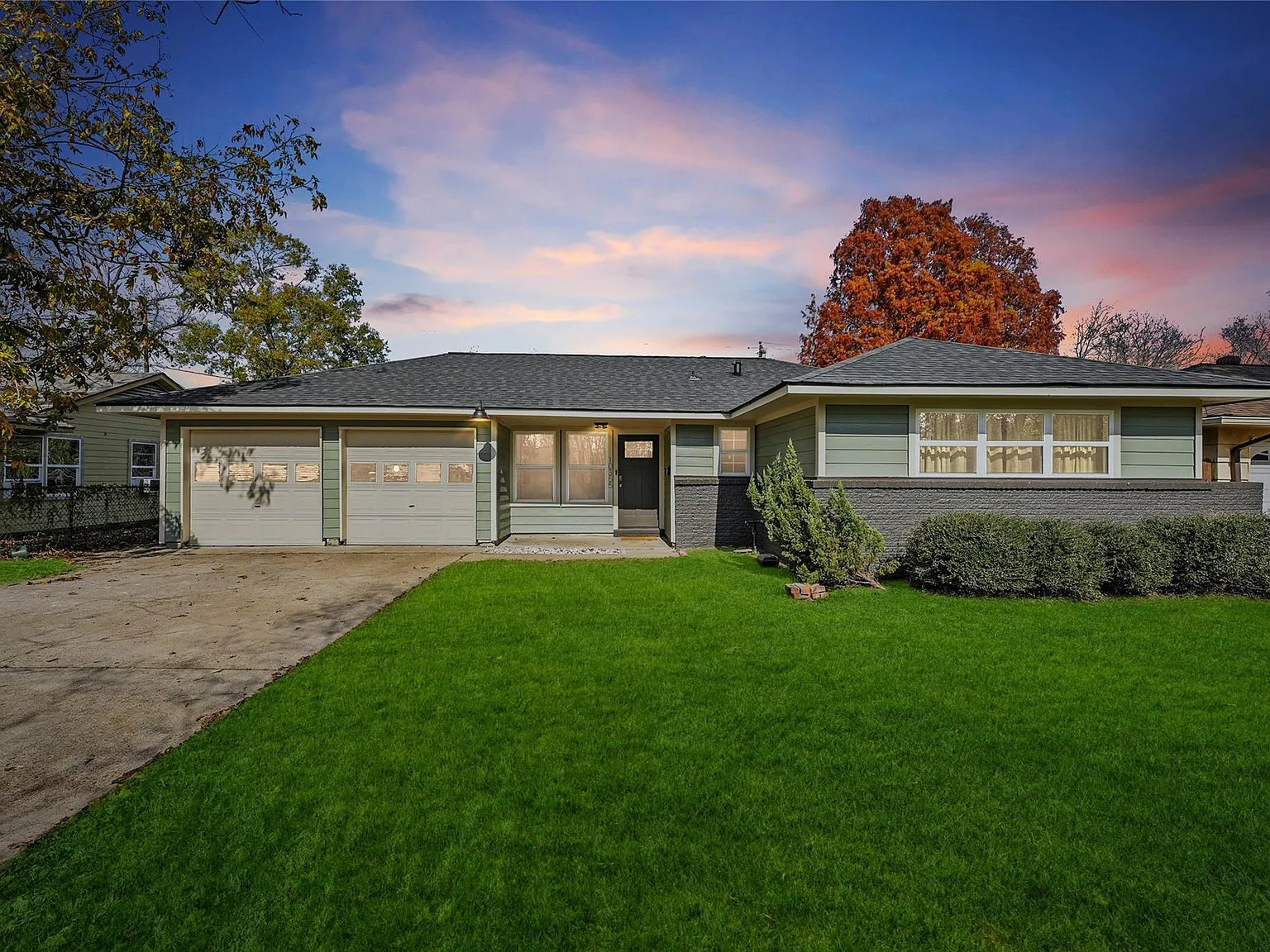 3 bed, 1.0 bath, 1001 sqft, $1,700 — Photo 3