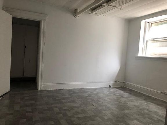 3rd image of 526 Park Ave #B1