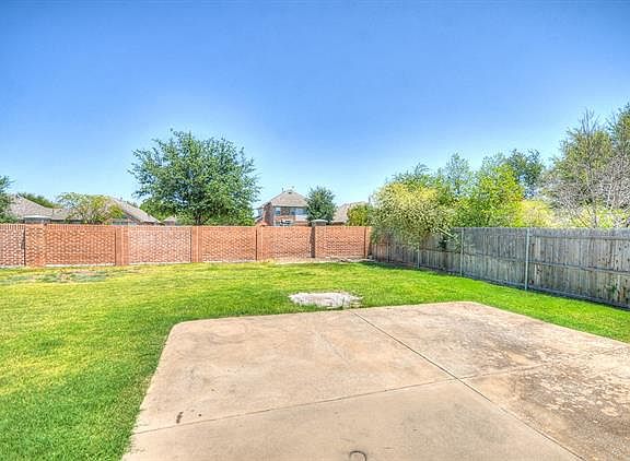 4th image of 2421 Foxwood Ln