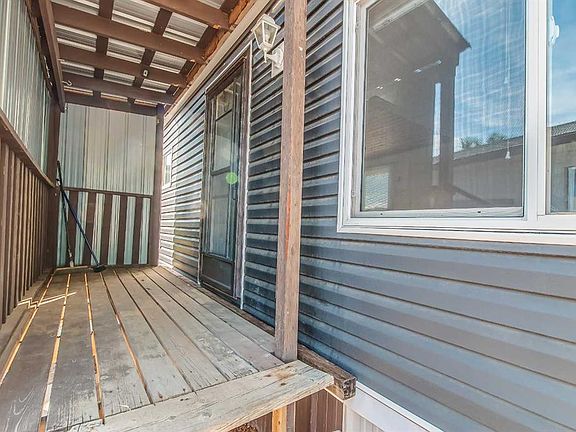 4th image of 231 Fairchild St SW