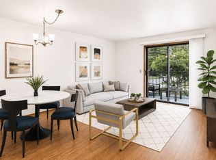 3517 W Government Way APT 313, Seattle, WA 98199