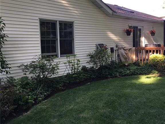 2nd image of 32112 Willow Cir