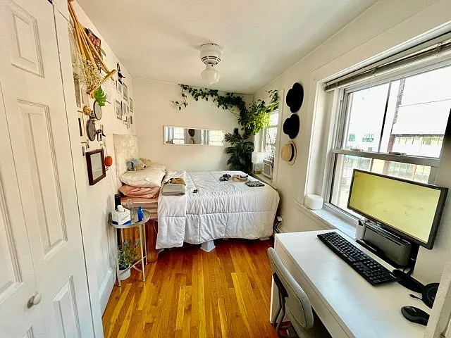 Building Photo - 164 Prince St #2