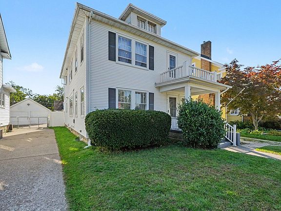 3rd image of 532 Godfroy Ave