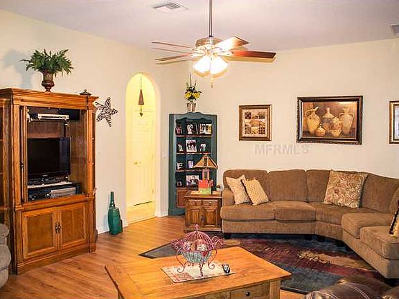 5th image of 604 Hamlet Ct