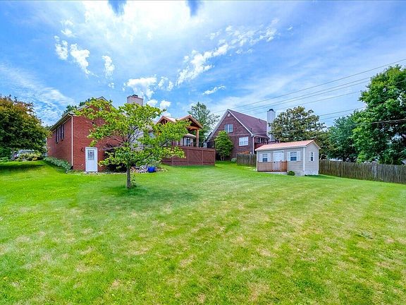 3rd image of 1054 Devane Ln