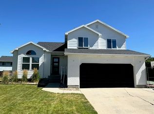 903 E Avila Dr S, Sandy, UT 84094