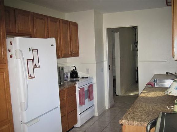 3rd image of 220 Reese Ave