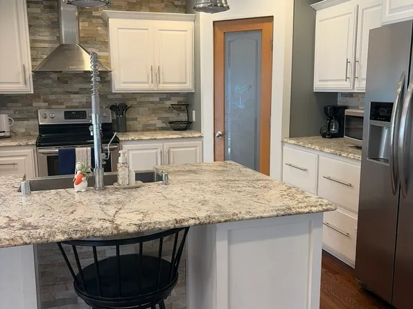 1708 Hawthorne Ave, Two Rivers, WI 54241