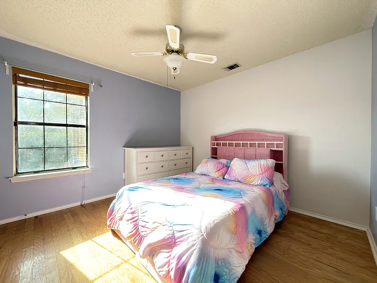 1717 Sterling Ln — Photo 9