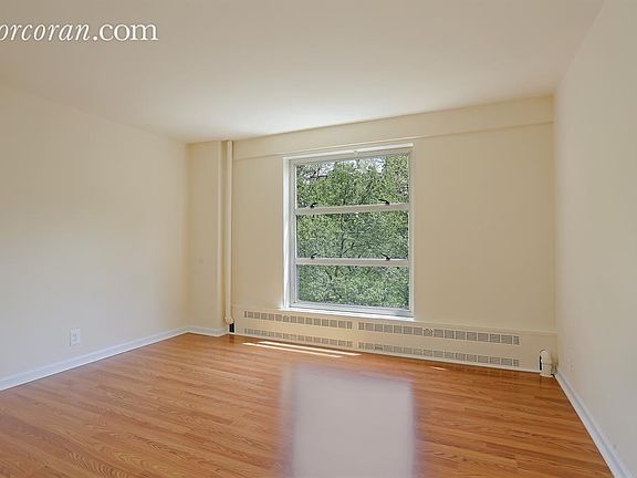4th image of 70 La Salle St APT 5F