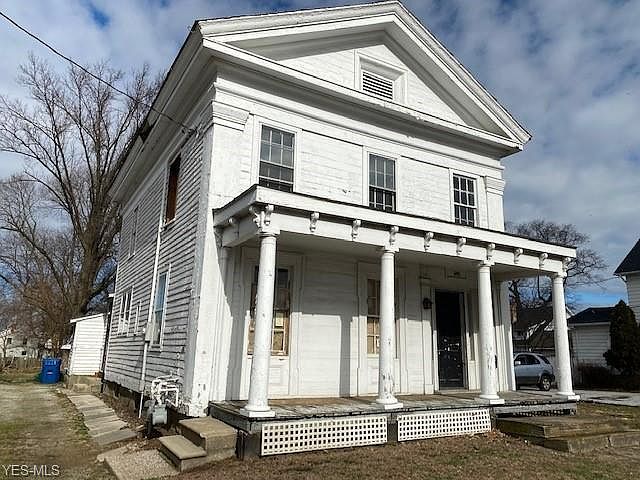 1st image of 141 E Jackson St
