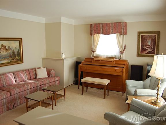 3rd image of 29644 Newport Dr