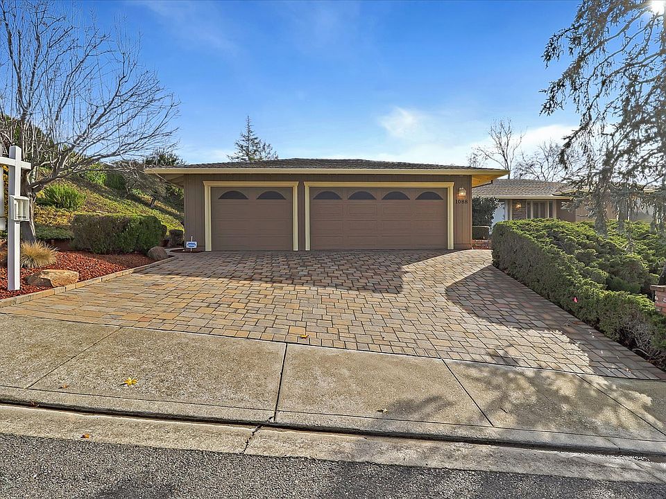 1st image of 1088 Country Club Dr