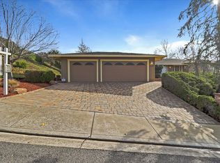 1088 Country Club Dr, Moraga, CA 94556
