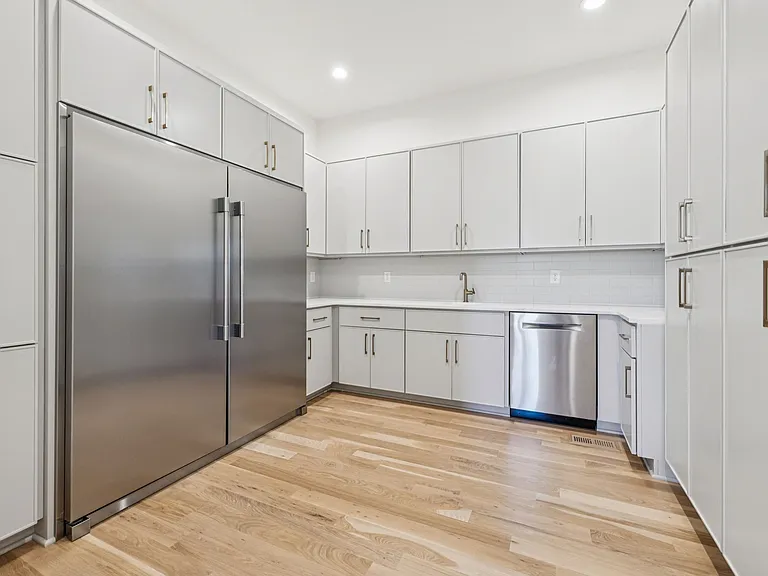 1323 Harding Pl — Photo 19