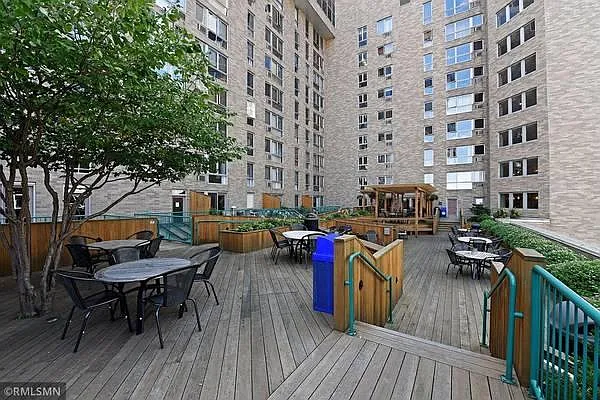 433 S 7th St #1502 — Photo 11
