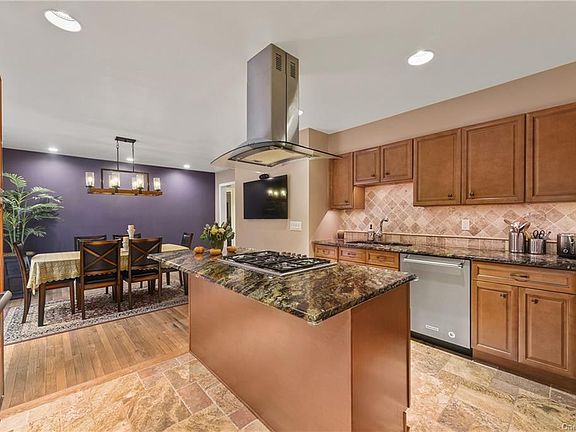 4th image of 49 Rock Hill Rd #49