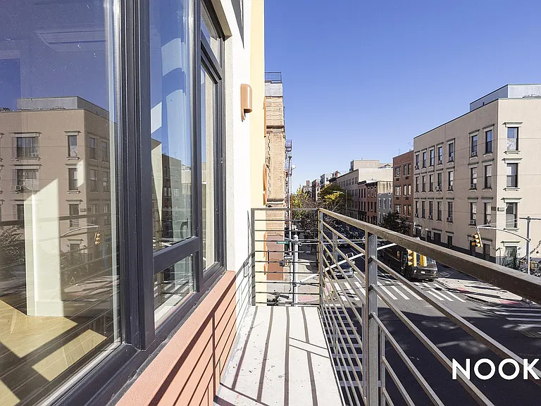 195 Humboldt St #2F — Photo 7